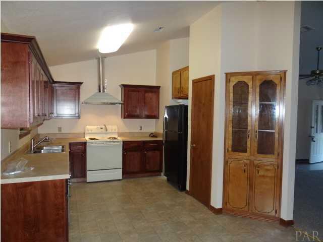 Building Photo - 5757 Melrose Dr