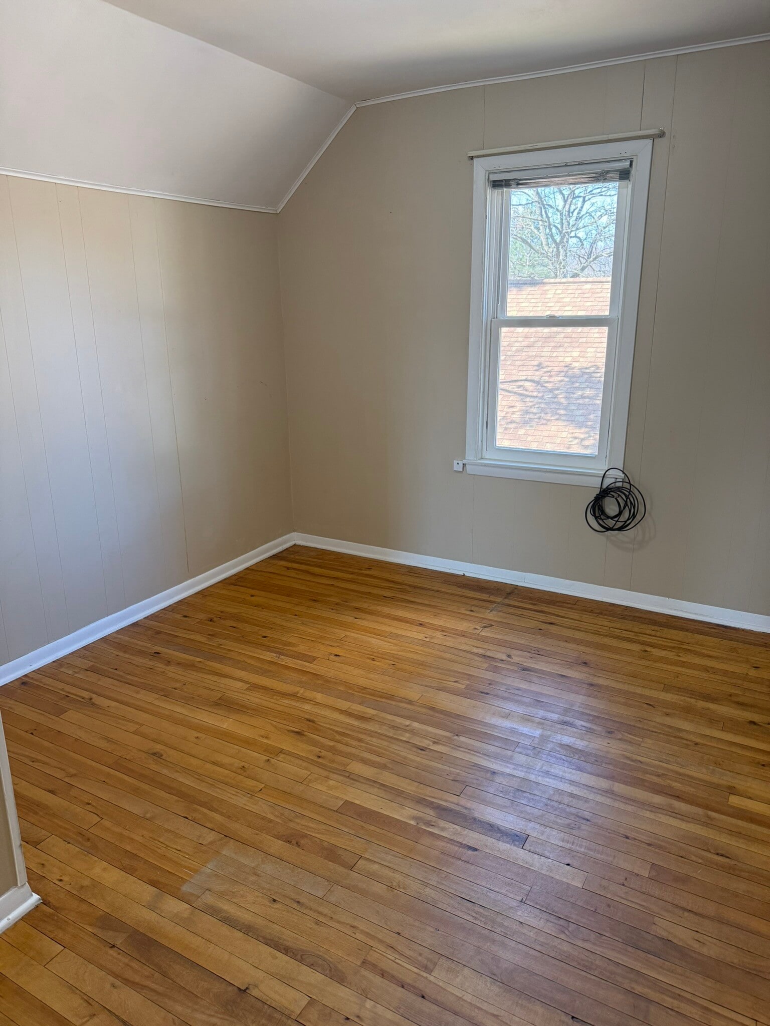 Building Photo - 823 Craite Ave