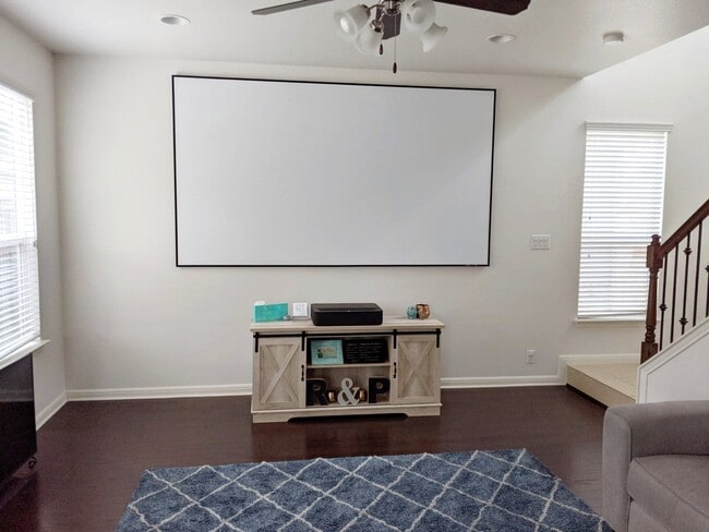 Building Photo - 1520 Beebrush Ln