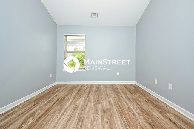 Building Photo - 5 Bedroom Pet-Friendly Home in Locust Grove, GA with Main Street Renewal