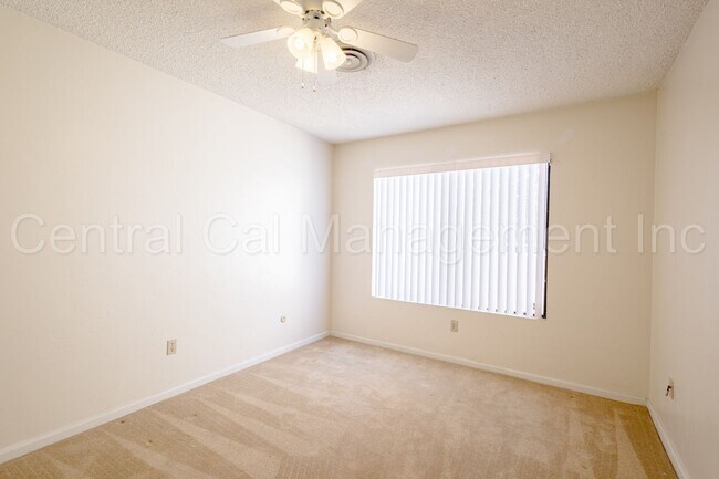 Building Photo - 3 Bedroom/2 Bath with a Pool - $2295 Per Month!