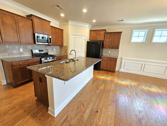 Building Photo - 558 Castleby Dr