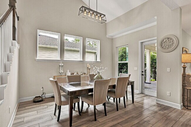 Building Photo - Like New Luxury Home For Rent In St. John County.