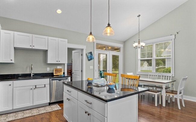 Building Photo - 112 Meadowbrook Ct