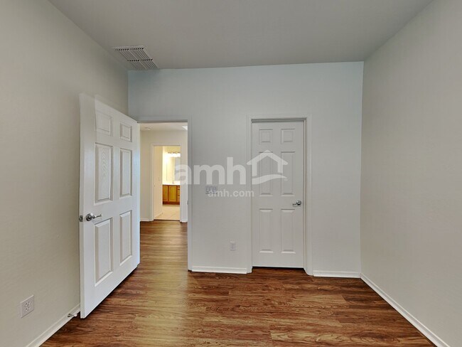 Building Photo - 16244 W Crenshaw Dr