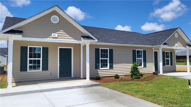 Building Photo - 1101 Woodridge Dr