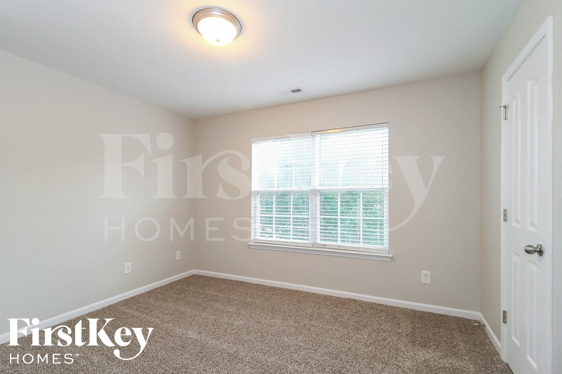 Building Photo - 2592 Viola Ct