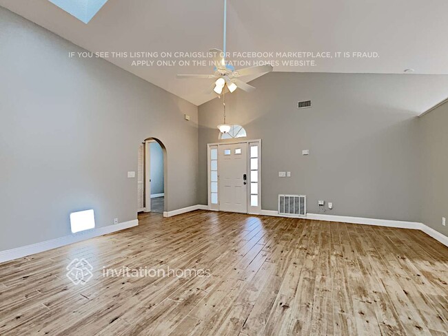 Building Photo - 2108 Crosshair Cir