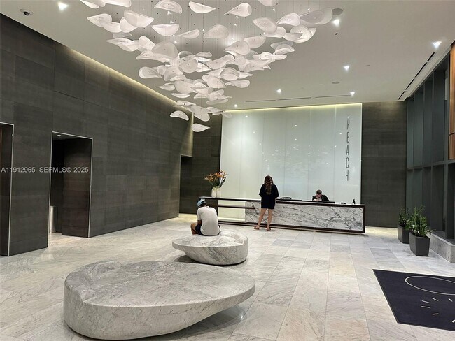 Building Photo - 68 SE 6th St