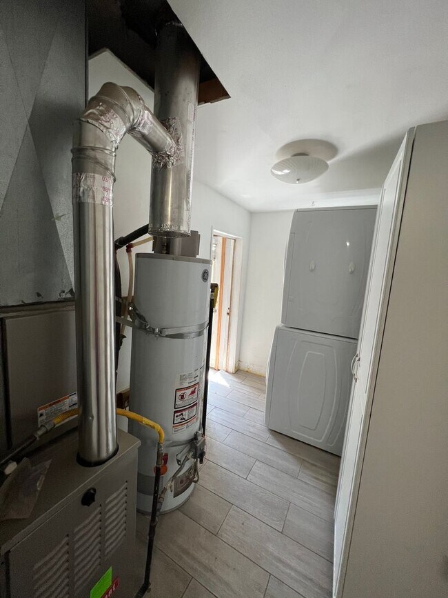 Building Photo - Dog Friendly Home in Heber!