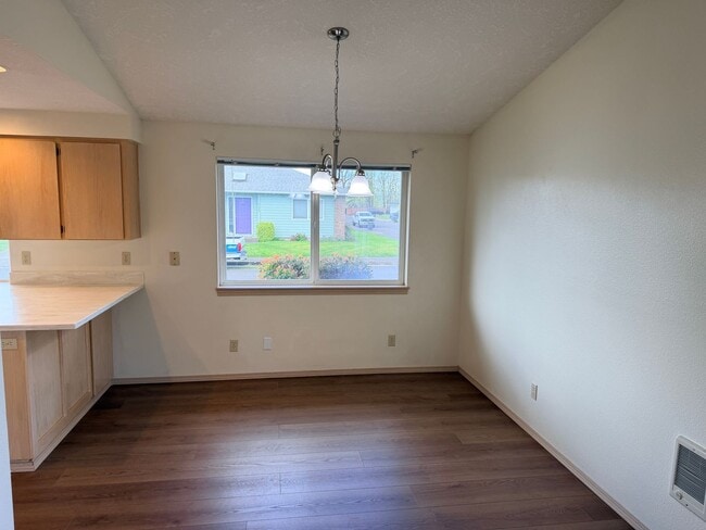 Building Photo - r286