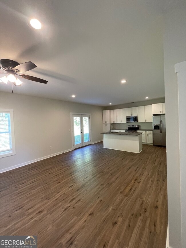 Building Photo - 154 Crestpoint Rd