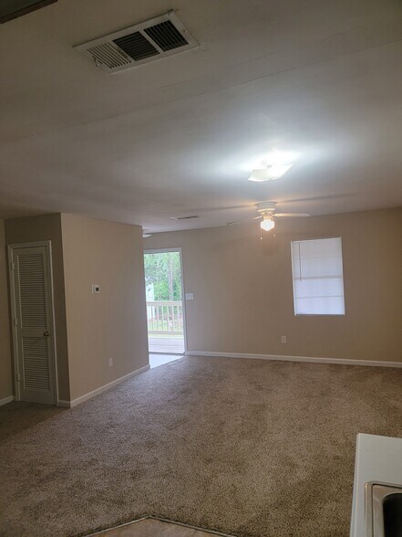 g7 lvrm - 106 Frances Dr