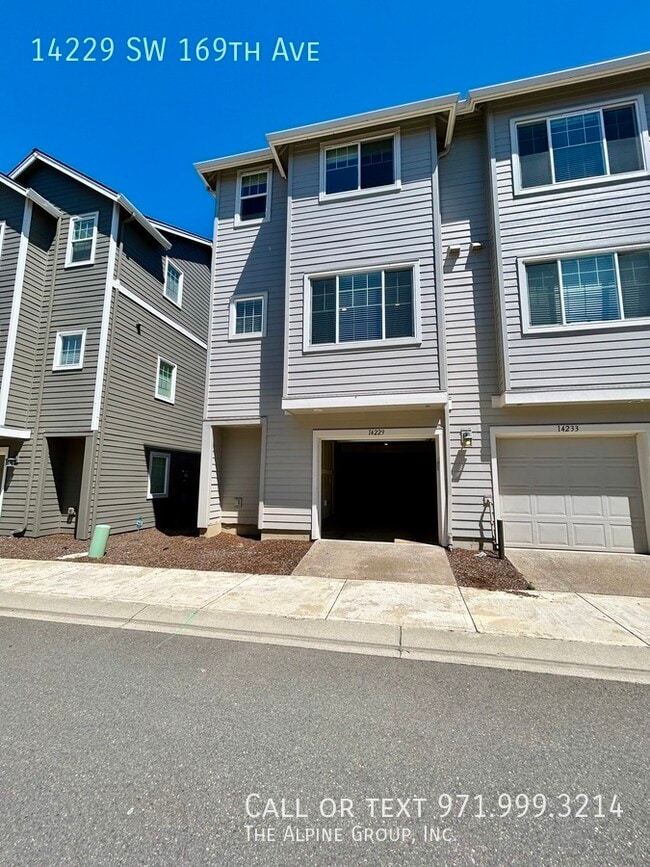 Building Photo - 14229 SW 169th Ave