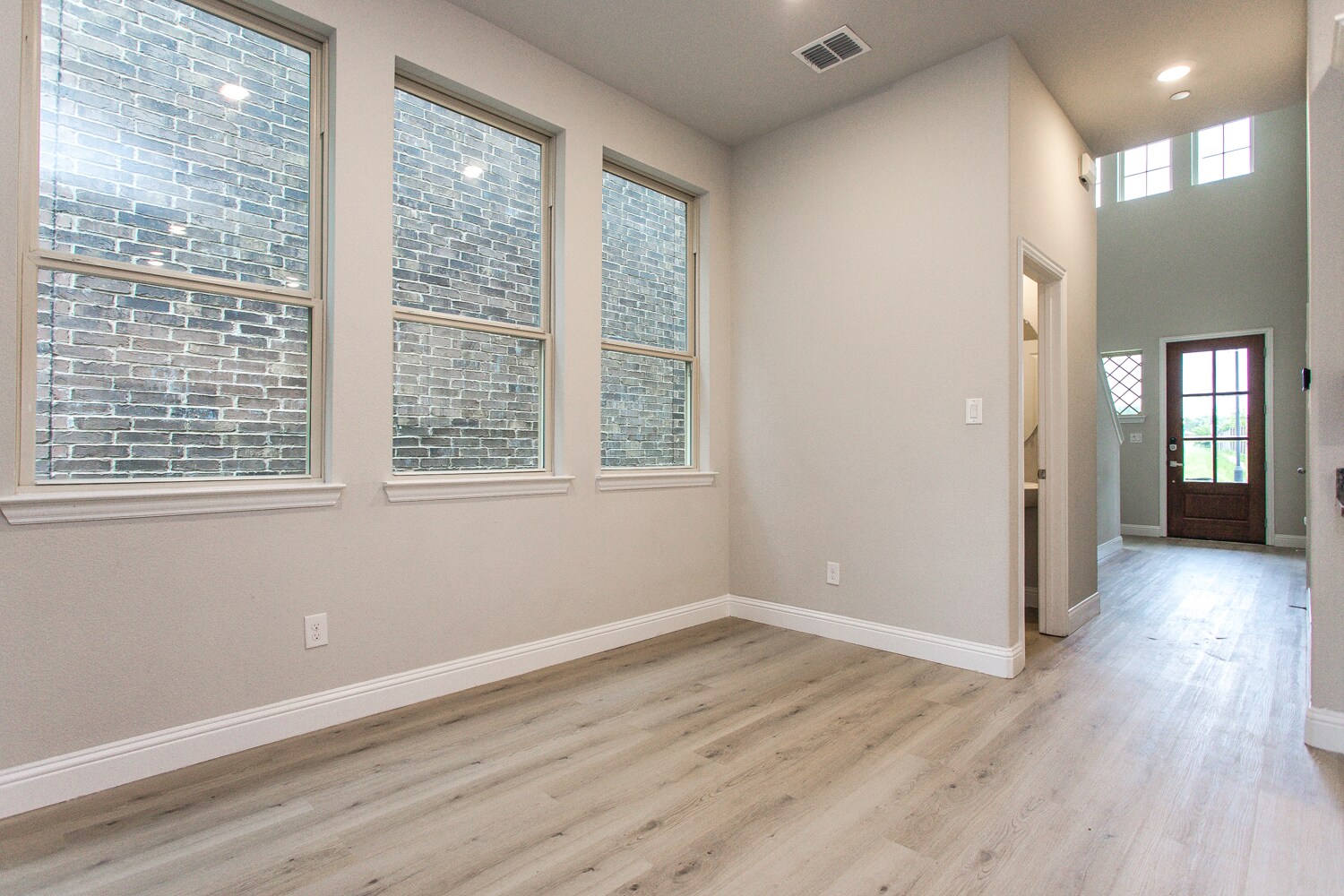 Building Photo - 7504 Palisades Dr
