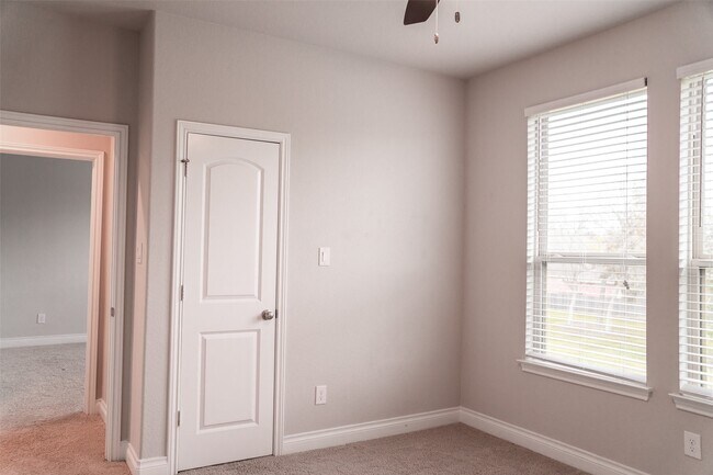 Building Photo - 9535 Scanlan Heights Ln