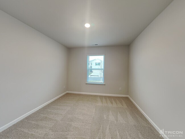 Building Photo - 127 Harvest Cir