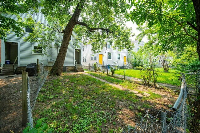 Building Photo - 1431 N 6th St