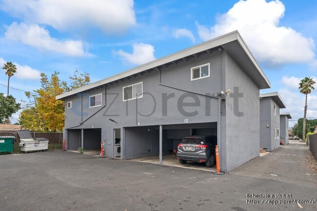 Building Photo - 523 Page St