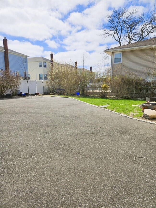 Building Photo - 56 4th Ave