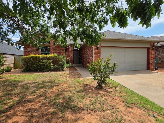 Primary Photo - Great Home in Edmond School District + Ref...