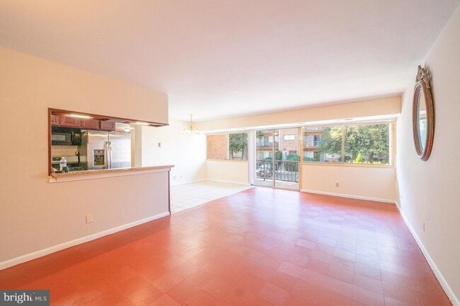 Building Photo - 5801 Quantrell Ave