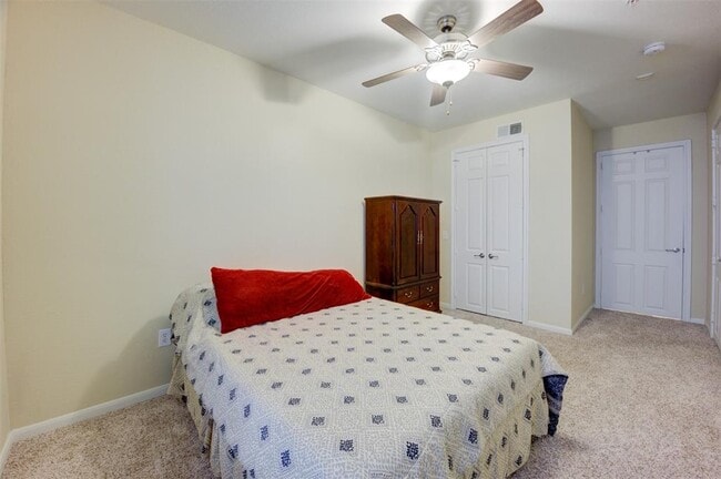 Building Photo - 7575 Kirby Dr