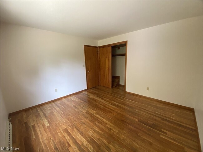 Building Photo - 32320 Bainbridge Rd