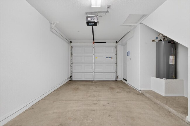 Building Photo - 7401 W Arrowhead Clubhouse Dr