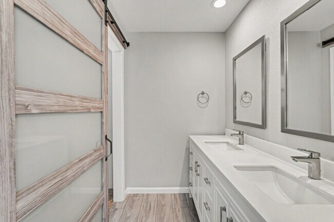 Building Photo - 3143 Shriver Dr