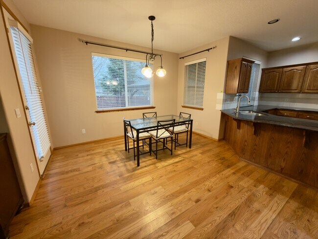 Building Photo - 5124 NW Crady Ln