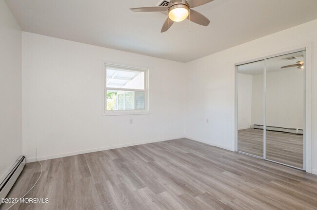 Building Photo - 11 St Pierri Ct