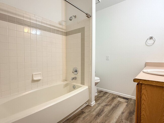 Building Photo - Single-Family Home in Littleton!