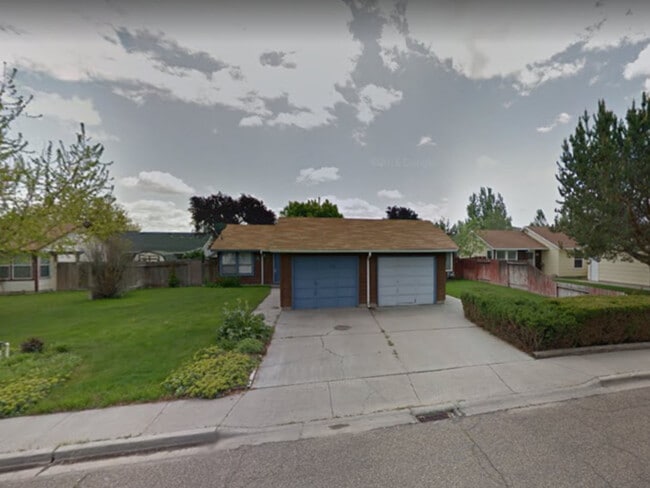 Building Photo - 1158 SW 14th Ave