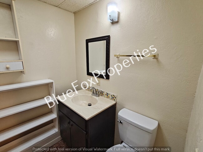 Building Photo - 1942 E Prince Rd