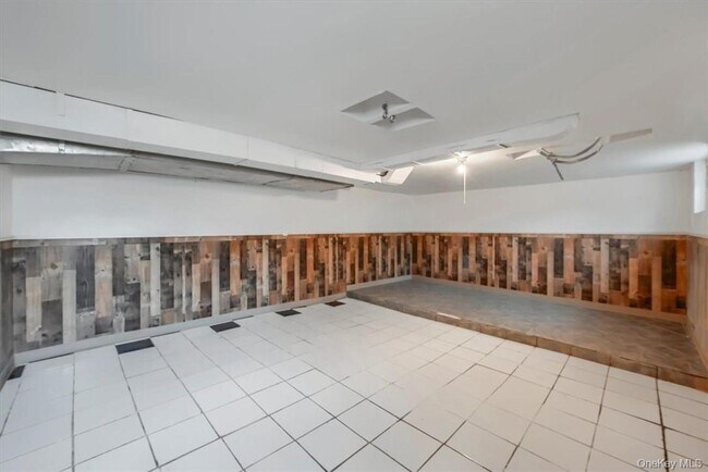 Building Photo - 67 Watkins Ave