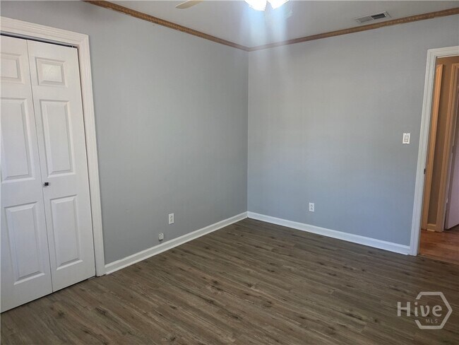 Building Photo - 213 Westwood Dr