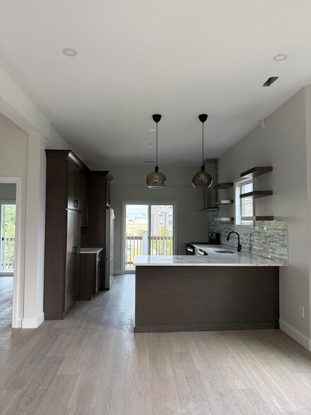 Kitchen - 131 Boston St