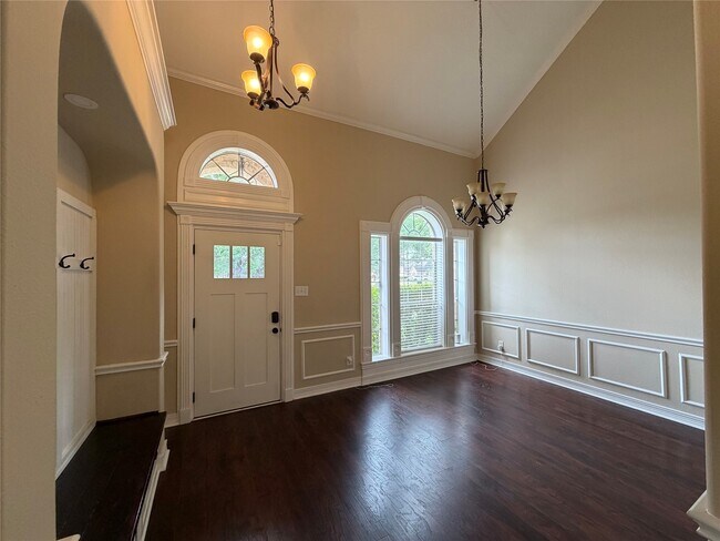 Building Photo - 1113 Shadowbend