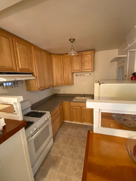 Building Photo - 367 Alcatraz Ave