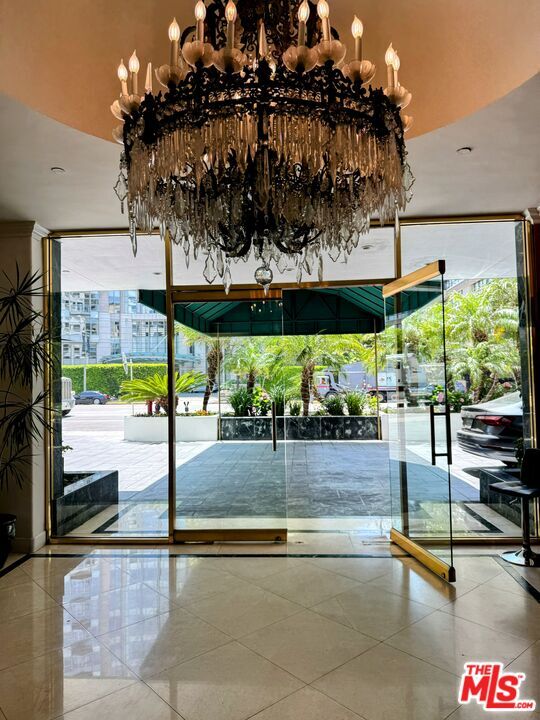 Building Photo - 10787 Wilshire Blvd