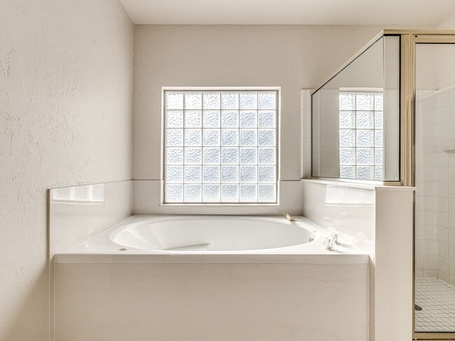 Building Photo - Updated home in Cobblestone Park- Deer Creek Schools + 4 bedrooms + 3.5 bathrooms