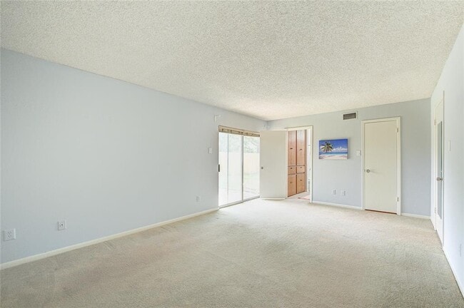 Building Photo - 2818 Crest Park Dr