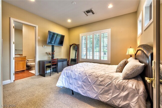 Building Photo - 3 Regent Park Ct