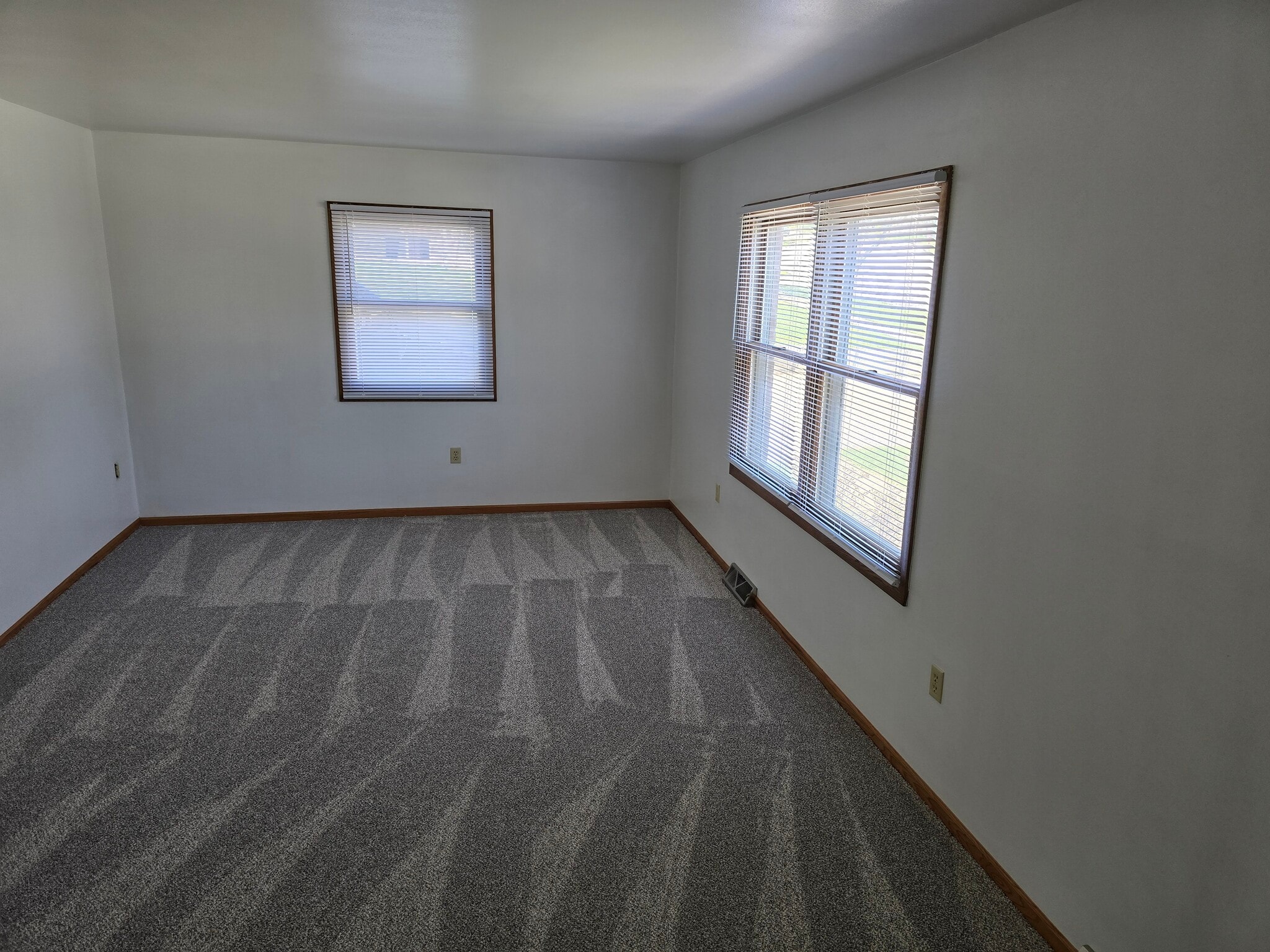 Building Photo - 391 Willow Grove Dr