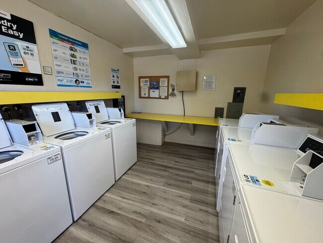 Building Photo - 100 Kinross Dr
