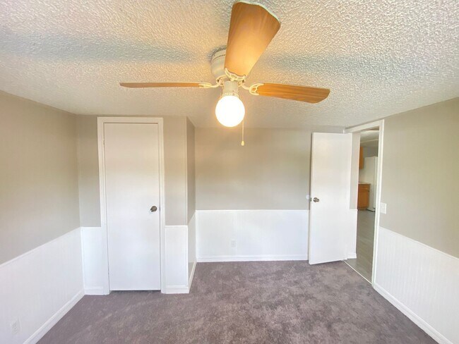 Building Photo - 1770 Holliday Dr