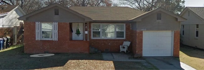 Building Photo - 1612 Oxford Way