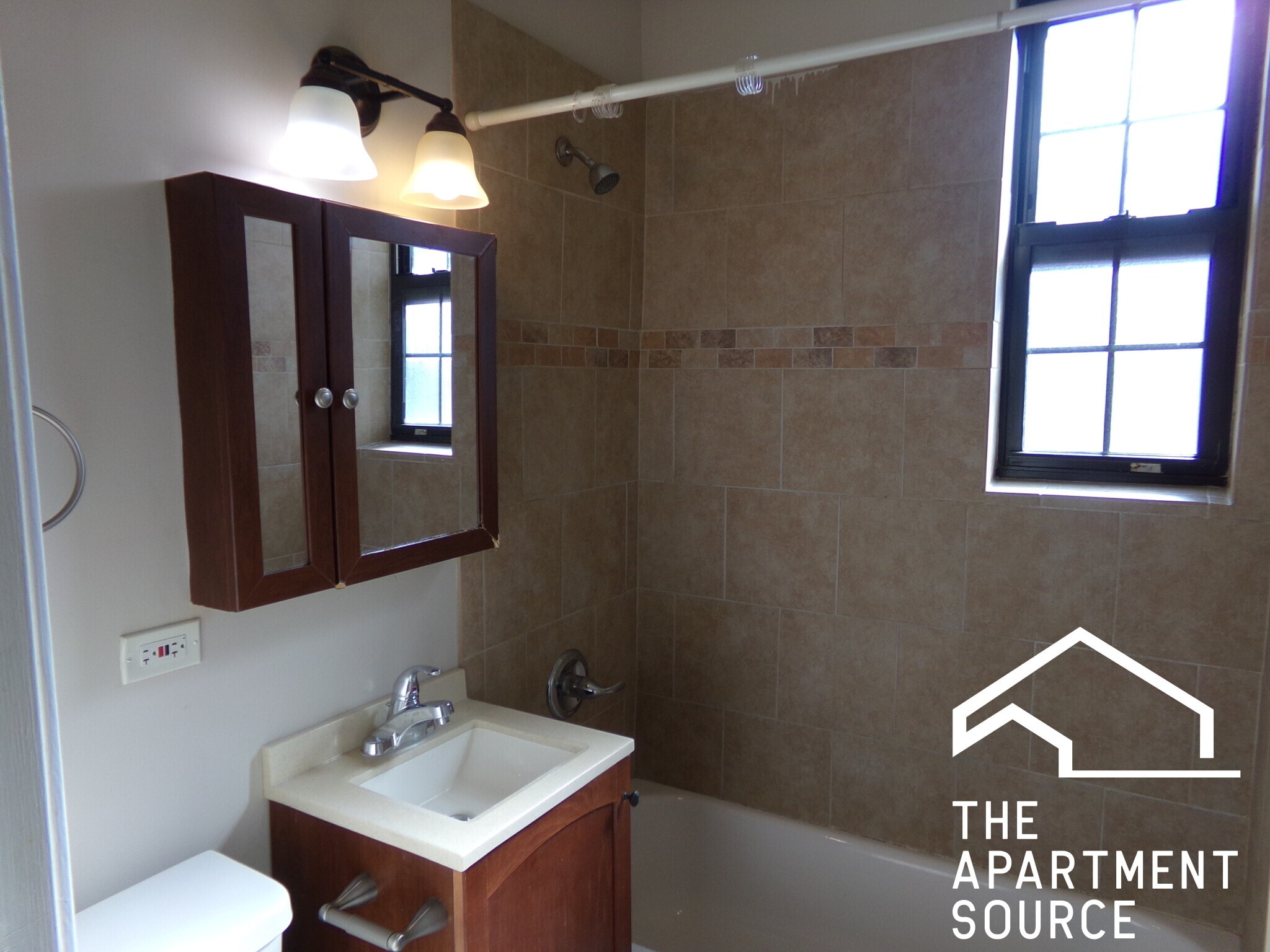 Building Photo - 897 Green Bay Rd