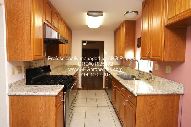 Building Photo - Newly renovated 3 bedroom / 2 bathroom hou...